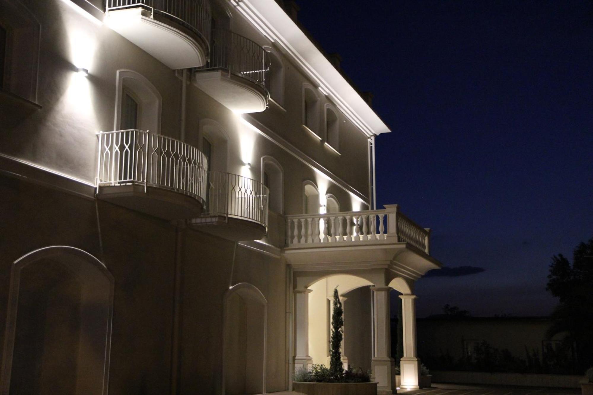 Suites & Apartments Liola' Castrocielo Εξωτερικό φωτογραφία