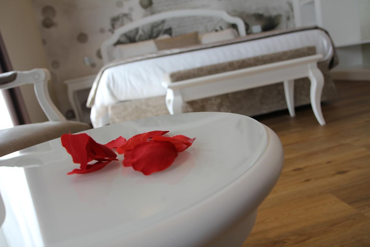 Suites & Apartments Liola' Castrocielo Εξωτερικό φωτογραφία