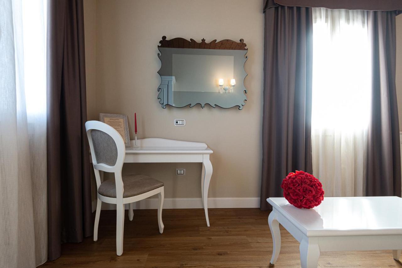 Suites & Apartments Liola' Castrocielo Εξωτερικό φωτογραφία